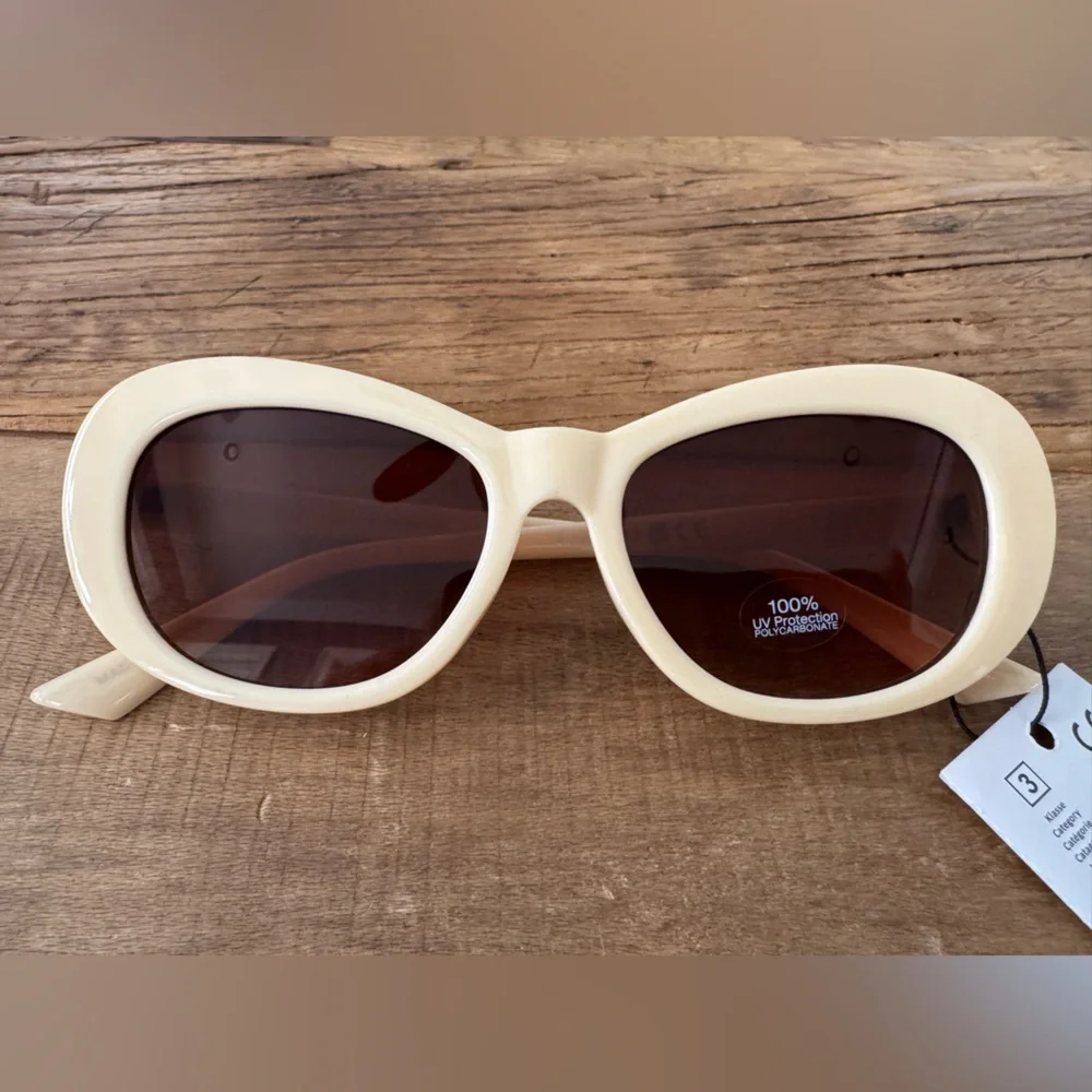 NEW PrettyLittleThing Cream Rounded Cat Eye Sunglasses ~ 💯 % UV Protection